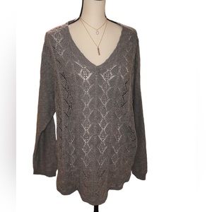 Torrid  long sleeve sweater plus size 2x with necklace chain